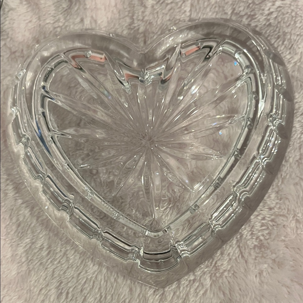Waterford Crystal Heart-Shaped designed to hold jewelry great mother’s Day